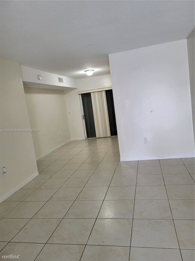 Foto del edificio - 3 br, 2 bath House - 1260 SE 31st Ct # 106-34