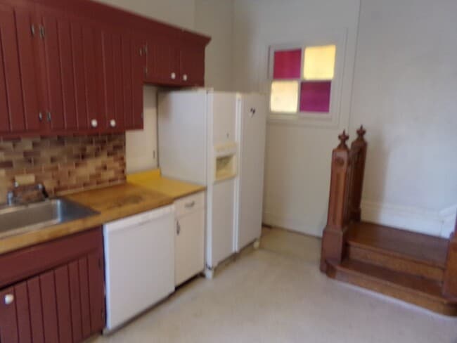 Building Photo - -- APPLICATION PENDING - 3 BR/ 2 BA Large ...