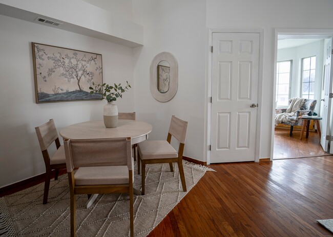Building Photo - 5333 Beacon Hill Cir