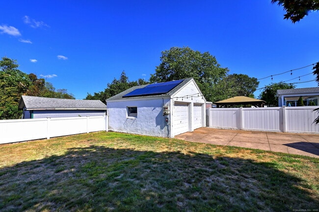 Building Photo - 153 2nd Ave