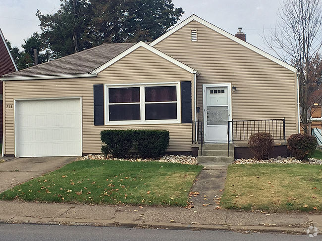 Building Photo - 713 Brady Ave