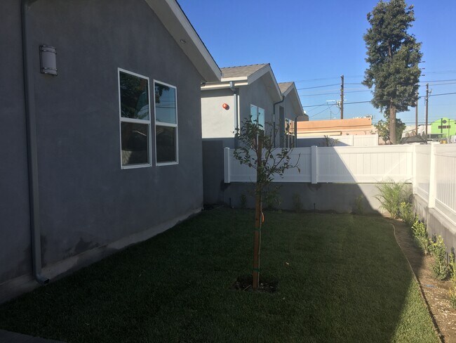 Foto del edificio - 6731 Kraft Ave
