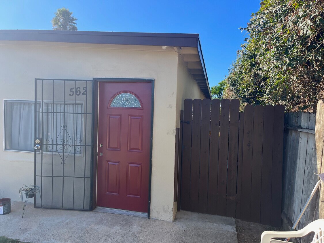 Foto principal - 562 Emory St