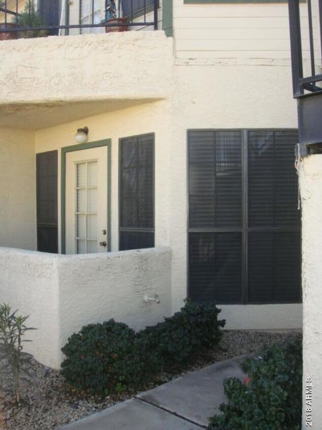 Primary Photo - 2 BEDROOM 1 BATH DOWNSTAIRS UNIT WITH 1 CA...