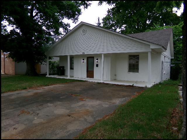 Building Photo - 606 E 21st St
