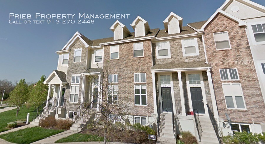 Primary Photo - 256 N Hedge Ln
