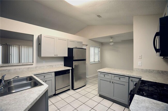 Foto del edificio - 3882 Springleaf Point