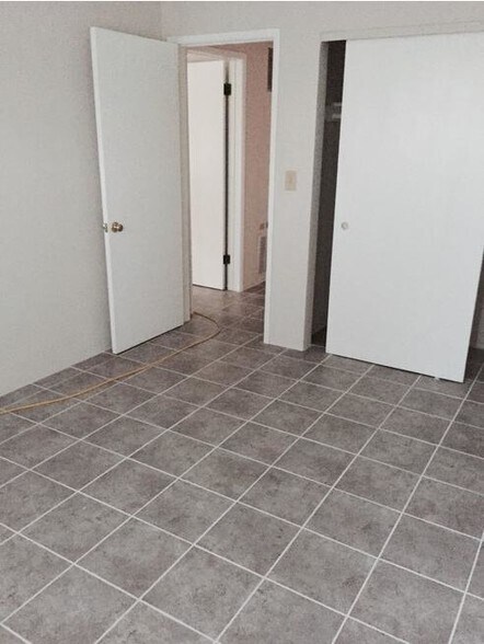 Building Photo - 8422 Amigo Ave
