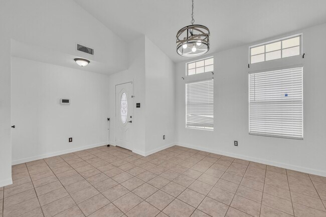 Foto del edificio - 4205 Thunder Creek Dr