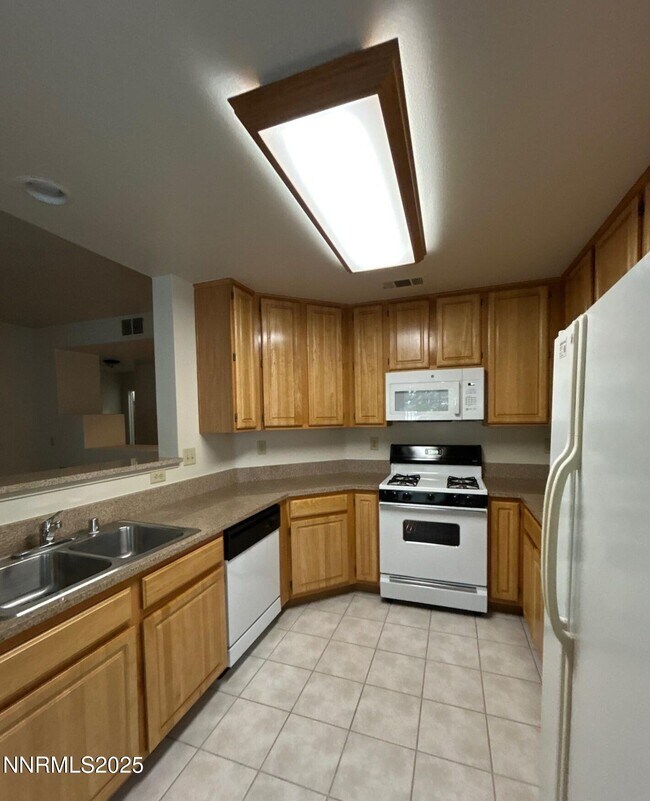 Foto del edificio - 900 S Meadows Pkwy