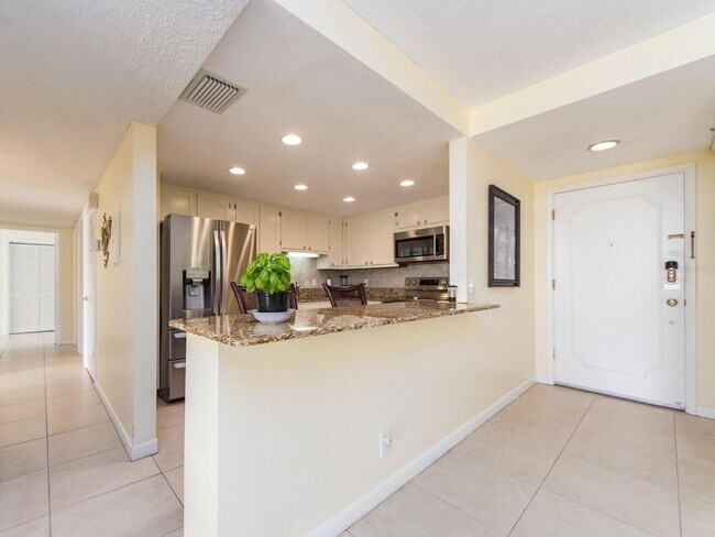 Foto del edificio - 675 S Gulfview Blvd