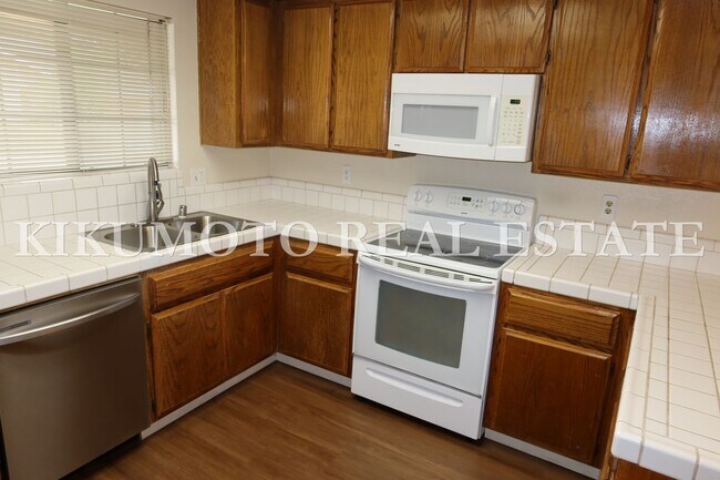 Foto del edificio - Pocket 3 Bedroom, 2 Bath Half-plex