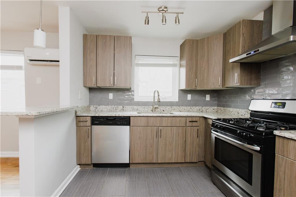 Primary Photo - 950 Saint Charles Ave NE