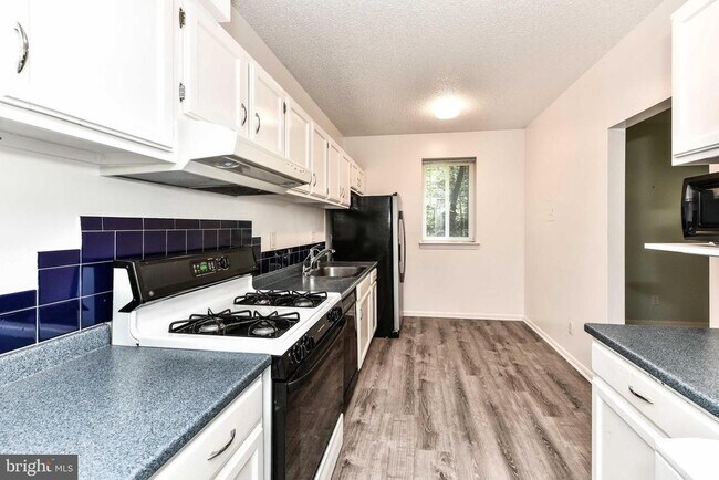 Foto del edificio - 11831 Shire Ct