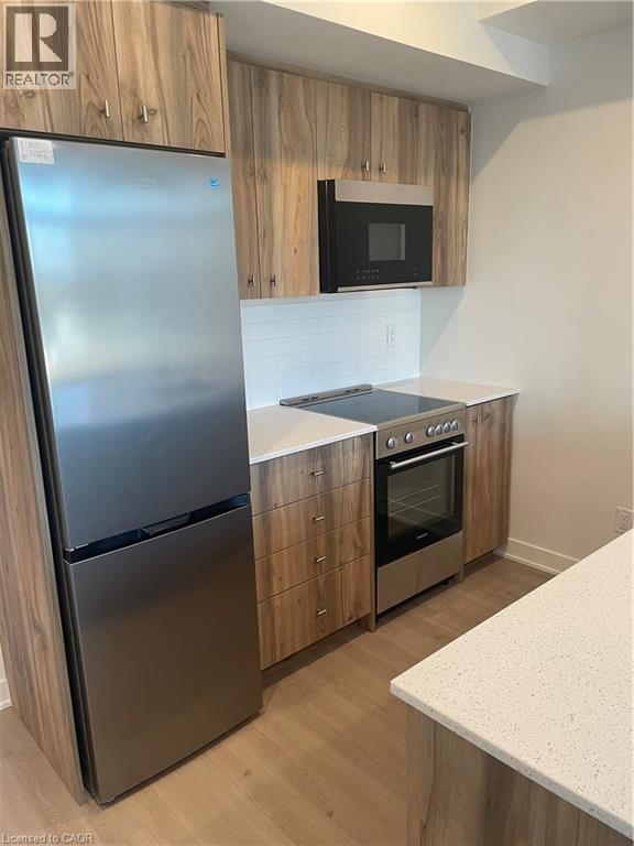 Building Photo - 25 Wellington St S