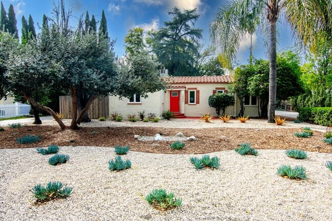 Foto del edificio - 15946 Hart St