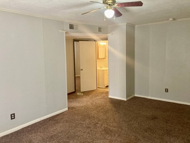 Foto del edificio - 117 Parkburg Rd