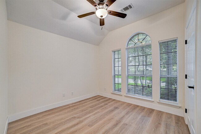 Building Photo - 70 Camber Pine Pl
