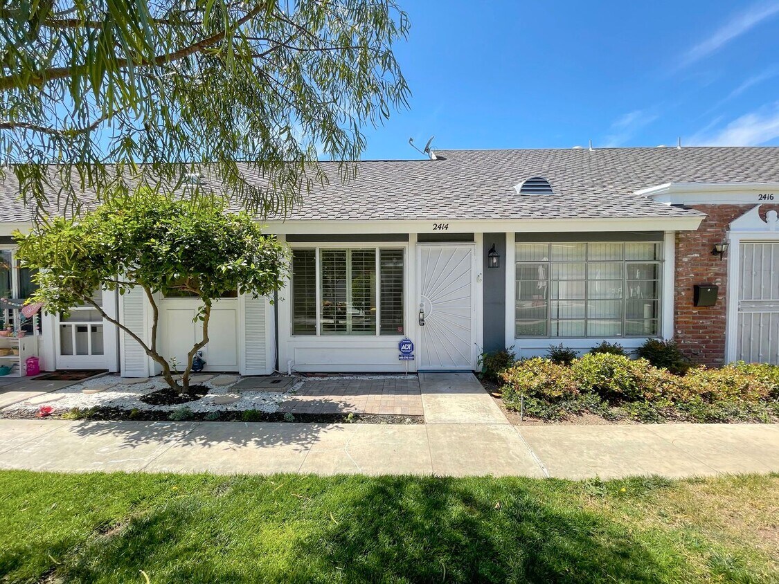 Single-Story Condo Steps from OC Fairgrounds & Minutes to Eastside Costa Mesa - Single-Story Condo Steps from OC Fairgrounds & Minutes to Eastside Costa Mesa