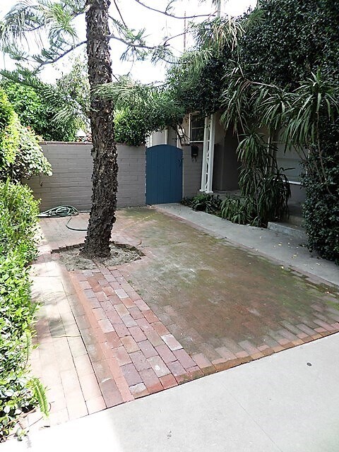 Foto del edificio - 10604 Whipple St