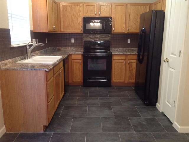 Foto del edificio - 12936 Deaton Hill Dr