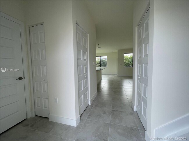 Building Photo - 4636 NW 84th Ave