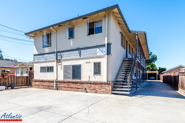 Building Photo - 411 Clifton Ave