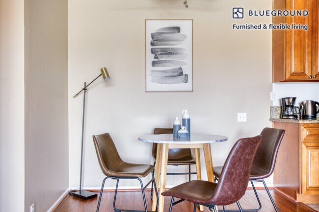 Foto del edificio - 11811 Washington Pl