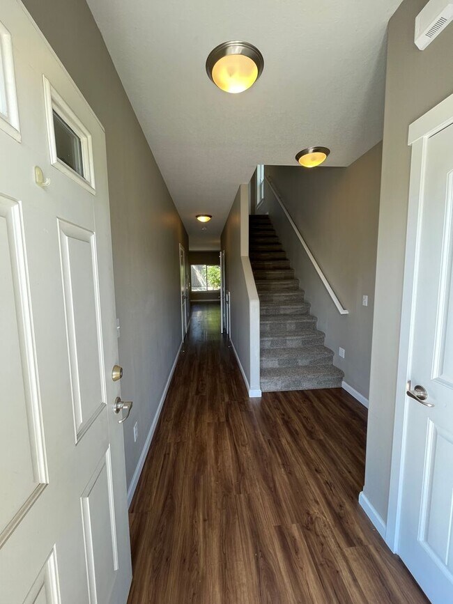 14401444 Marigold Dr Unit 1440, Independence, OR 97351 Room for Rent
