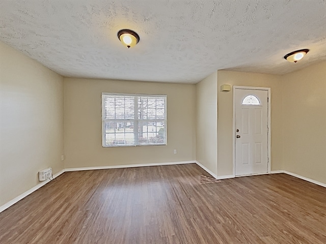 Building Photo - 1140 Seven Oaks Boulevard