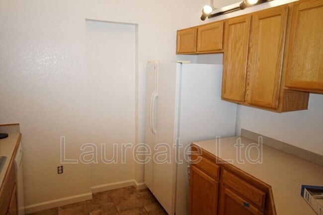 Foto del edificio - 5025 Lowell Blvd