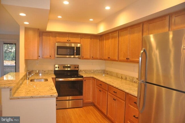 Building Photo - 112 Woodgate Ln