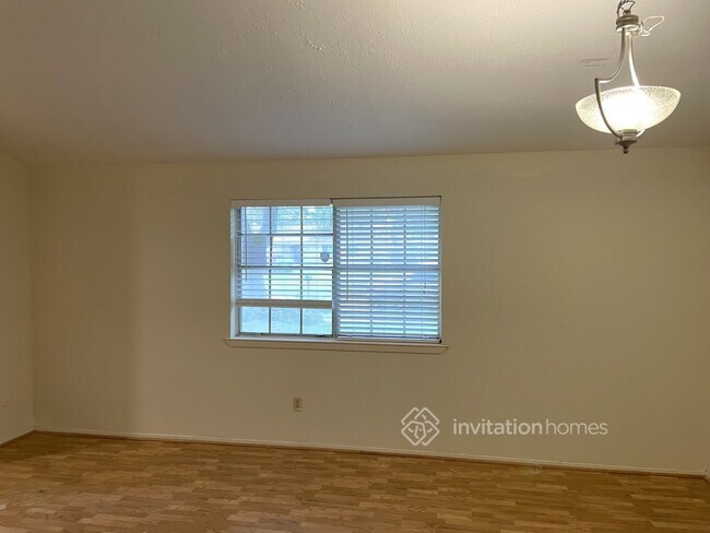 Foto del edificio - 16322 Cypress Point Dr