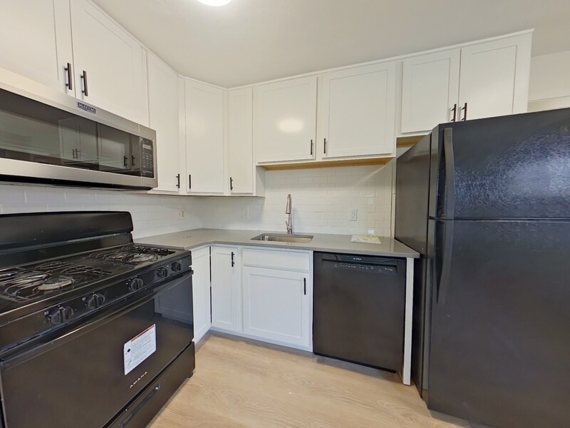 Foto principal - 3618 Indiana Ave