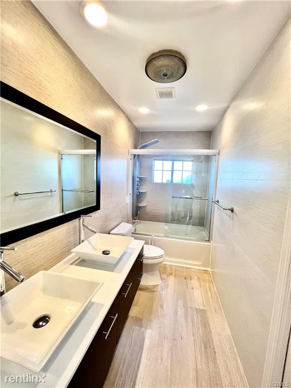 Building Photo - 4 br, 3 bath House - 458 W Woodruff Ave