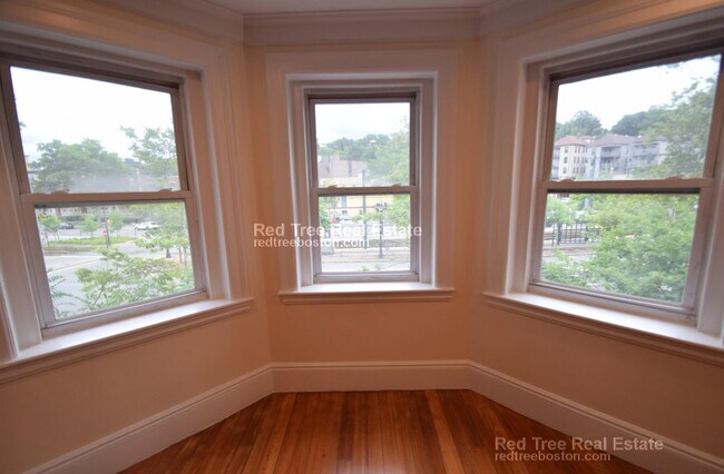 Foto del edificio - 1616 Beacon St
