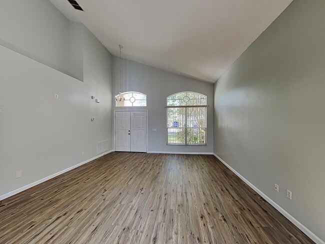 Building Photo - 728 Hardwood Cir
