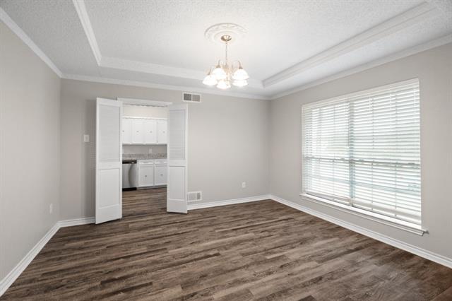 Building Photo - 1410 Pine Hill Dr