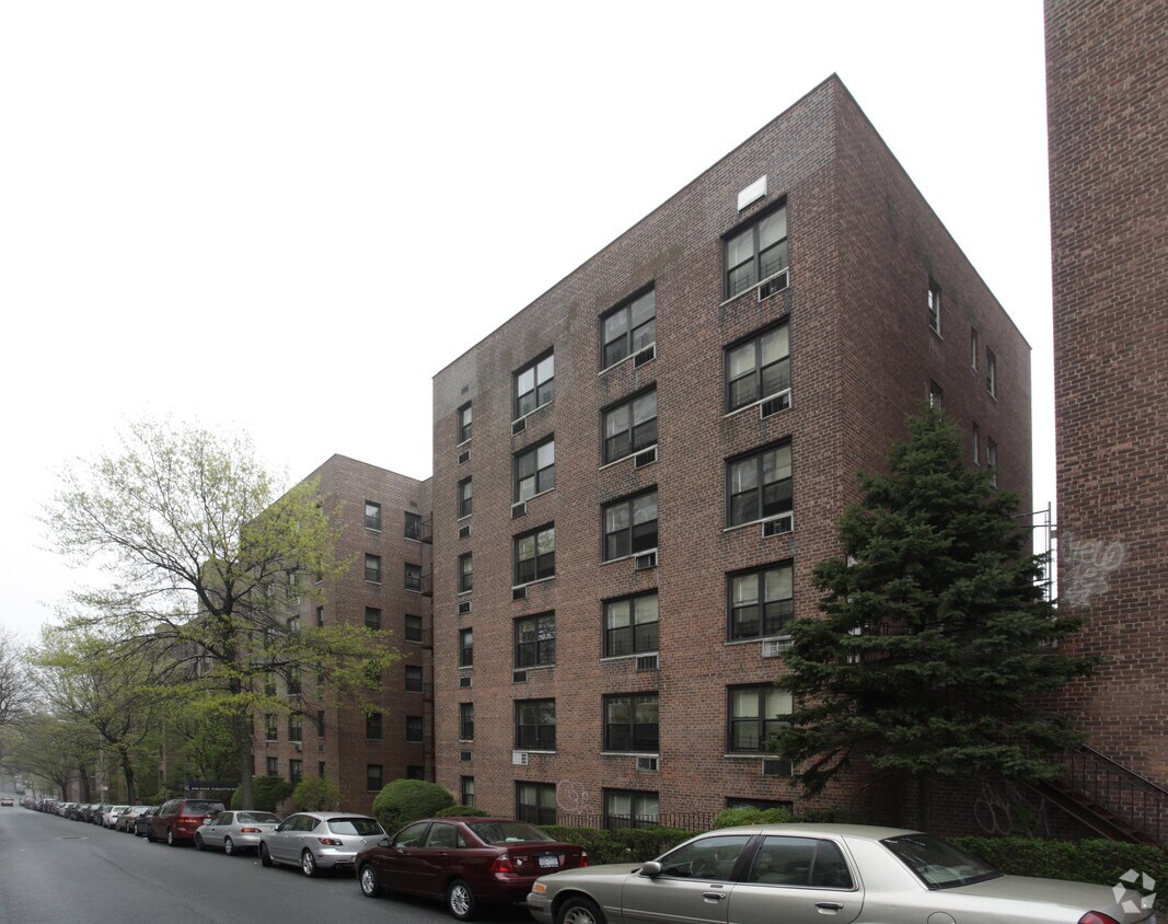 Foto del edificio - 102-30 67th Ave