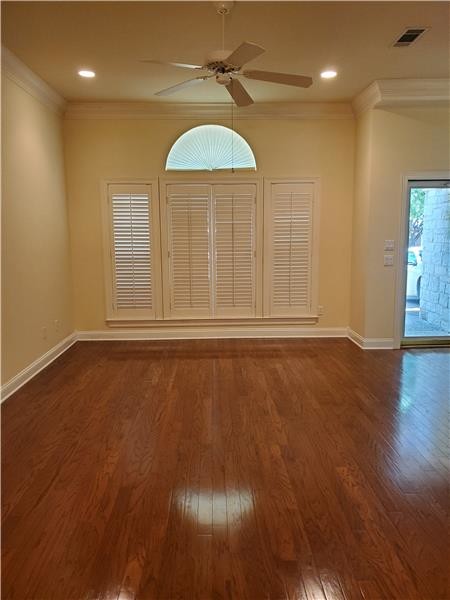 Building Photo - 304 Pecan Village Cir