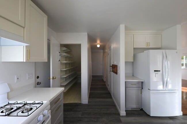 Foto del edificio - Spacious 3/2 with large yard