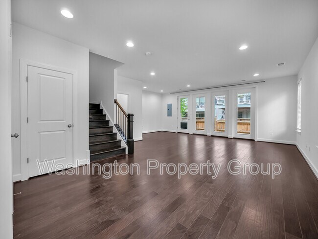 Foto del edificio - 42281 Impervious Terrace