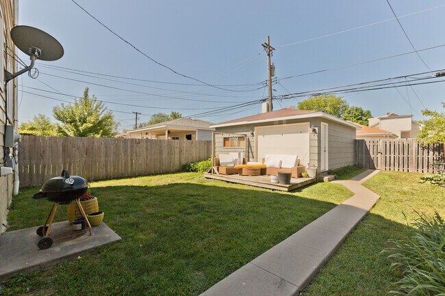 Building Photo - 3340 N Nagle Ave
