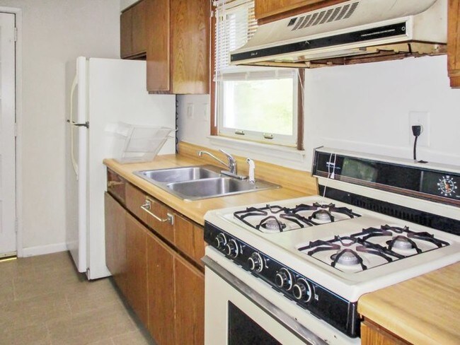 Foto del edificio - Pet Friendly Rambler with Storage Shed