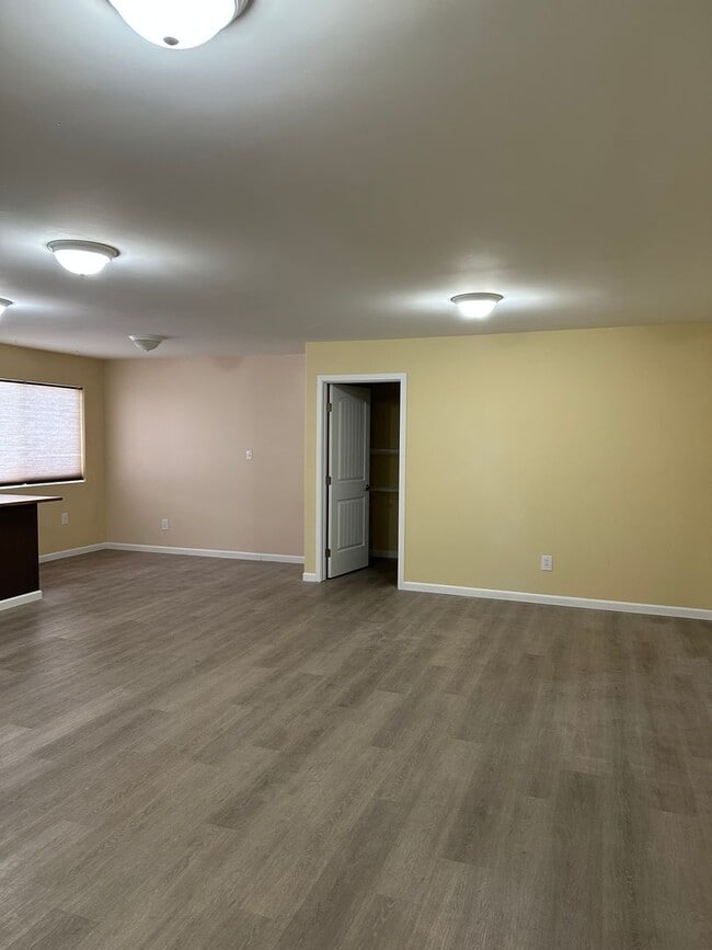 Foto del edificio - 1568 N Williwaw Way