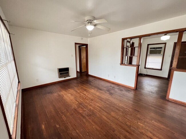 Foto del edificio - 1813 Travis Ave