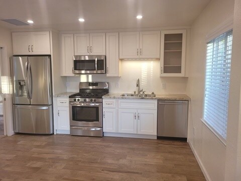 Building Photo - 240 Florence St