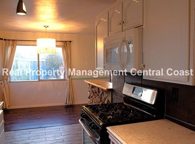 Building Photo - AVAILABLE MARCH -  Terrific 2 Bed/2 Bath M...