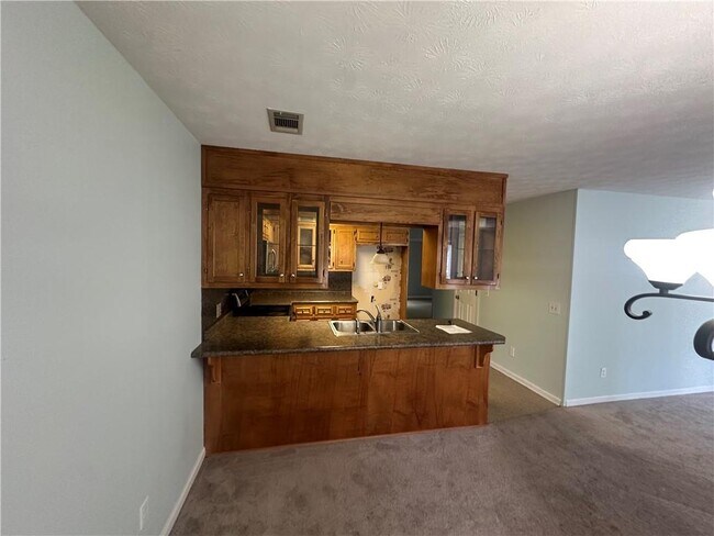 Foto del edificio - 227 Kelly Mill Rd