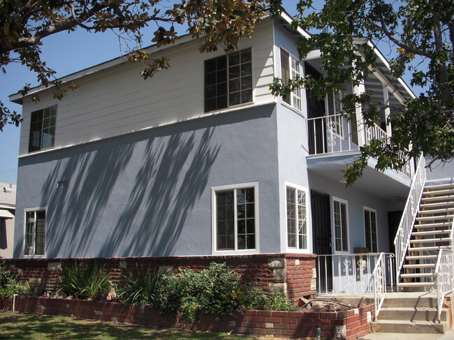 Front of the building - 1520 N Hollywood Way